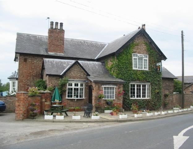 Thompsons Arms Hotel Flaxton Exterior photo